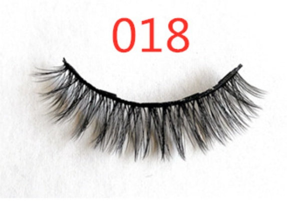 Pair Of False Eyelashes With Magnets