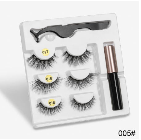 Pair Of False Eyelashes With Magnets