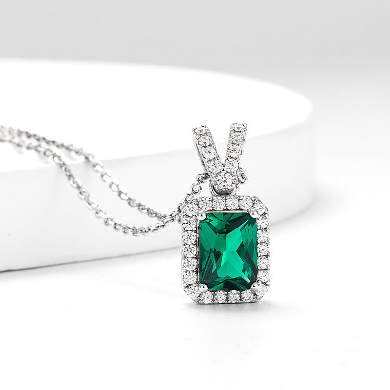 Emerald Clavicle Necklace For Women