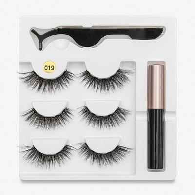 Pair Of False Eyelashes With Magnets