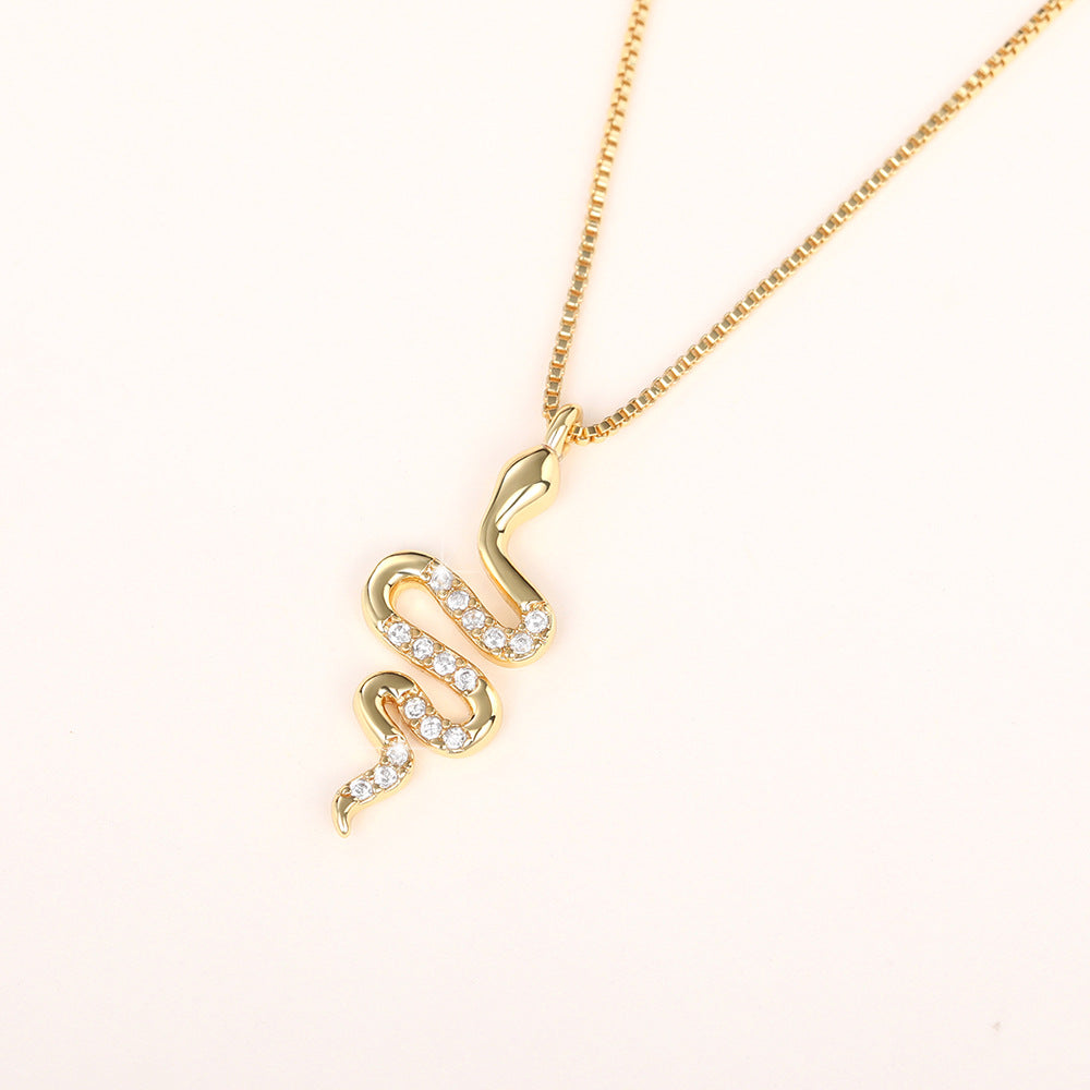 Fashion Lady Snake Pendant Necklace