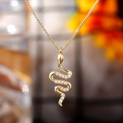 Fashion Lady Snake Pendant Necklace